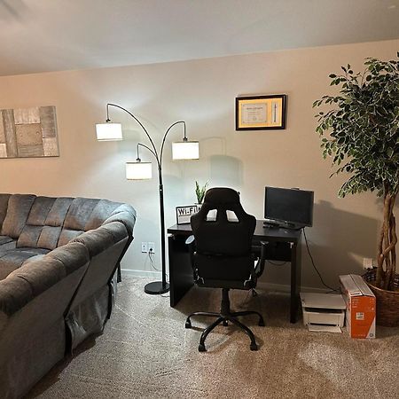 לובוק 3Bed/2Bath Cozy Spacious Place מראה חיצוני תמונה