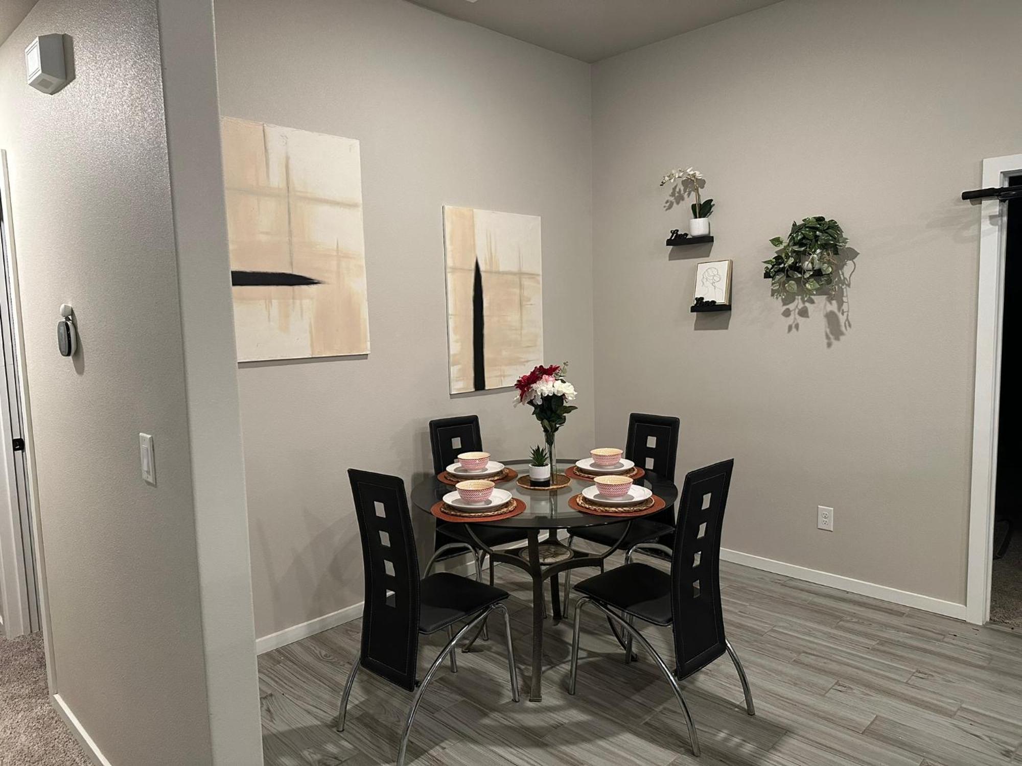 לובוק 3Bed/2Bath Cozy Spacious Place מראה חיצוני תמונה