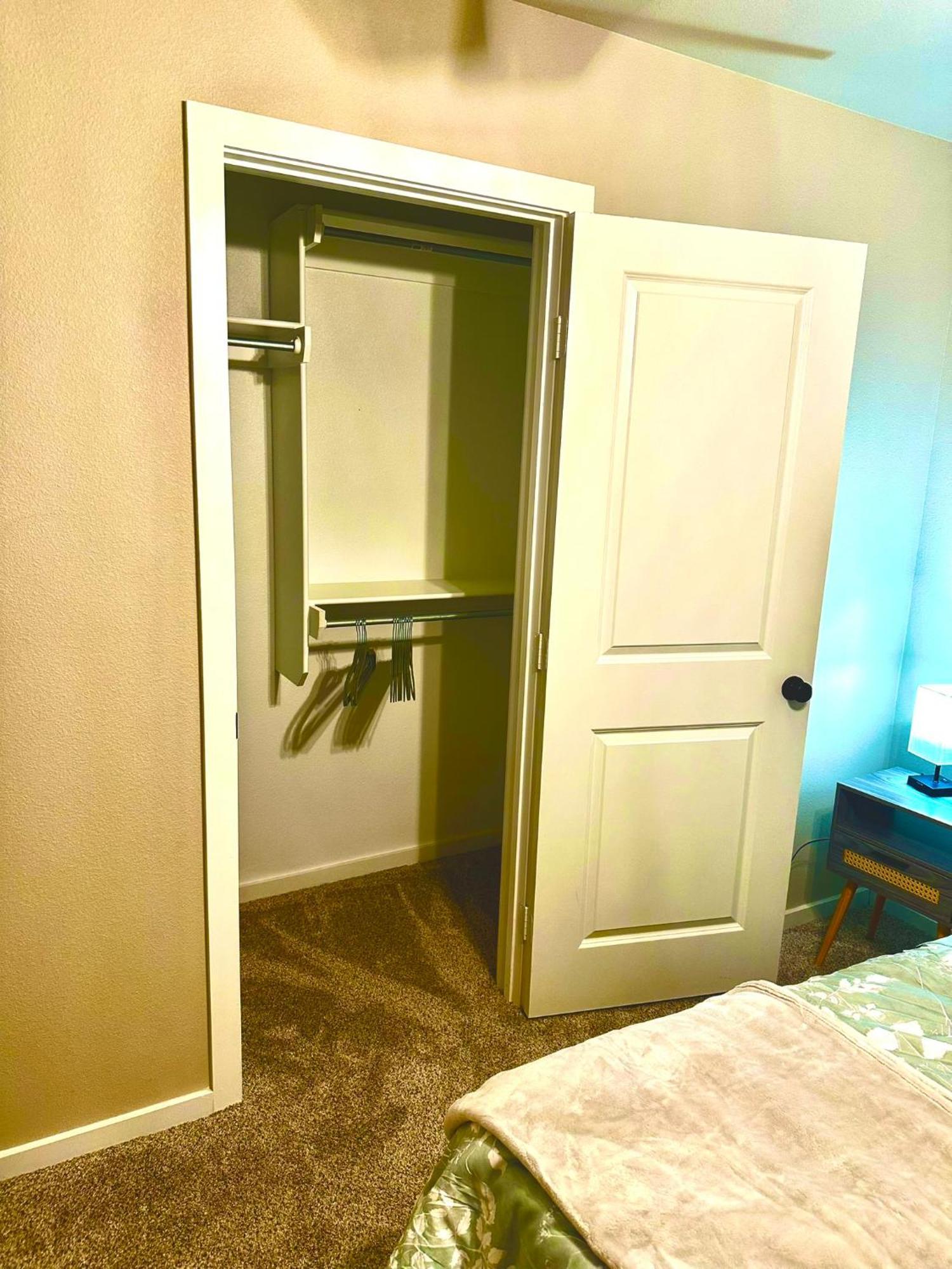 לובוק 3Bed/2Bath Cozy Spacious Place מראה חיצוני תמונה