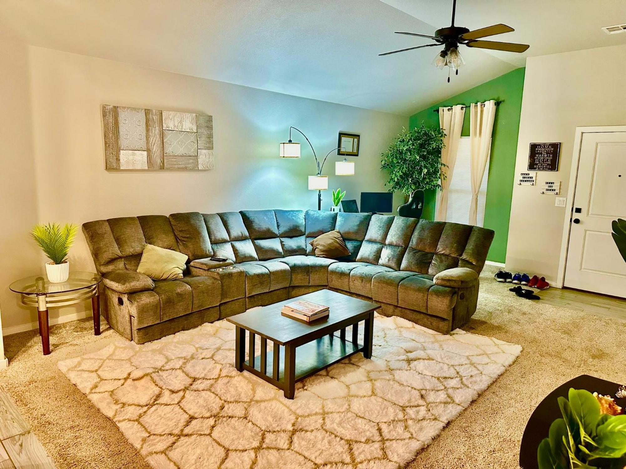לובוק 3Bed/2Bath Cozy Spacious Place מראה חיצוני תמונה